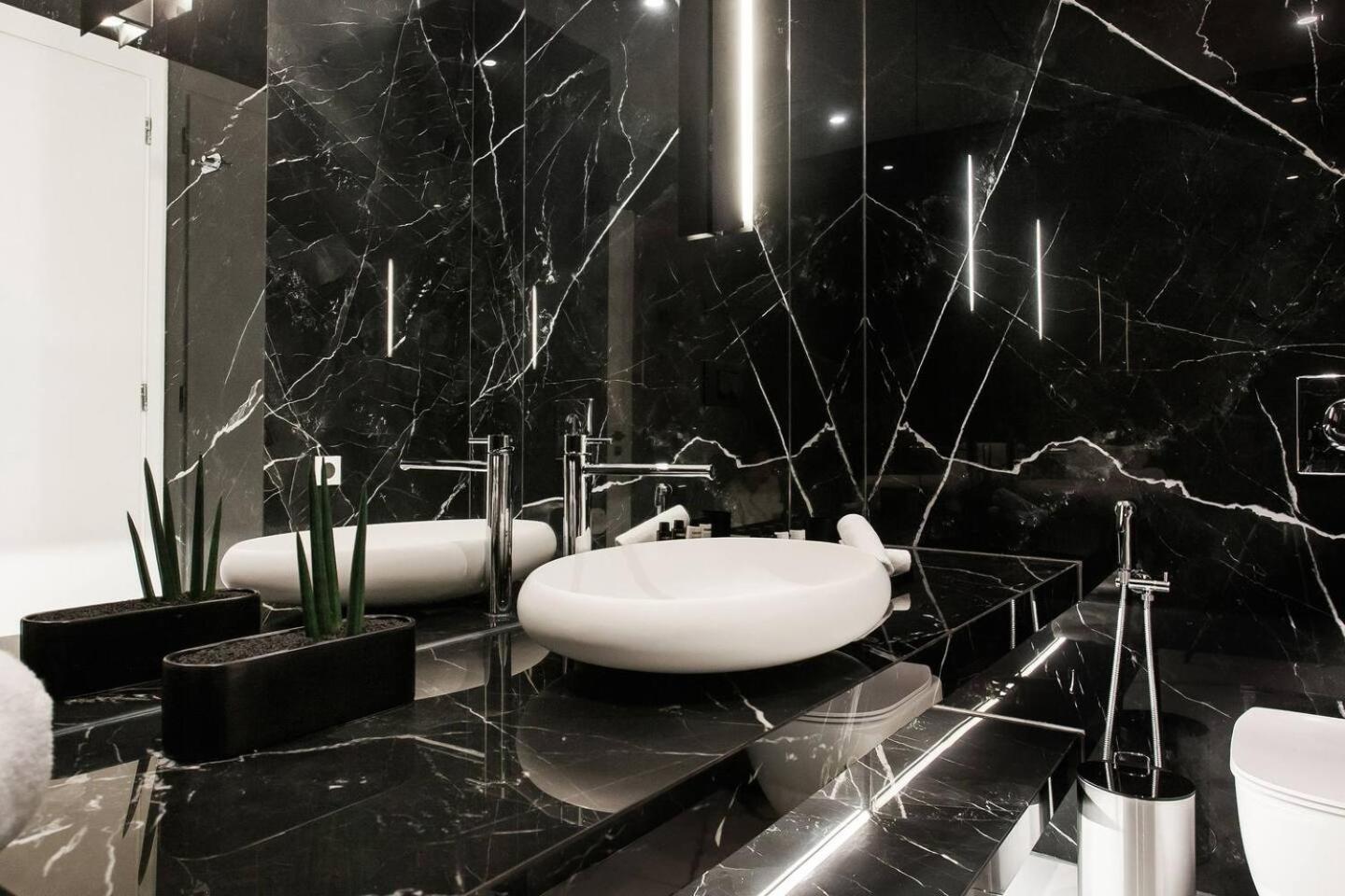 2 Sidebyside Suites In Athens Riviera By The Olon Exteriör bild